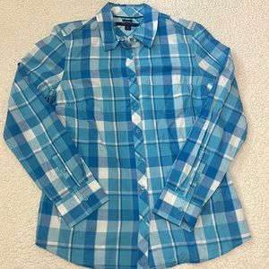 🟤Women’s Tommy Hilfiger button down size medium